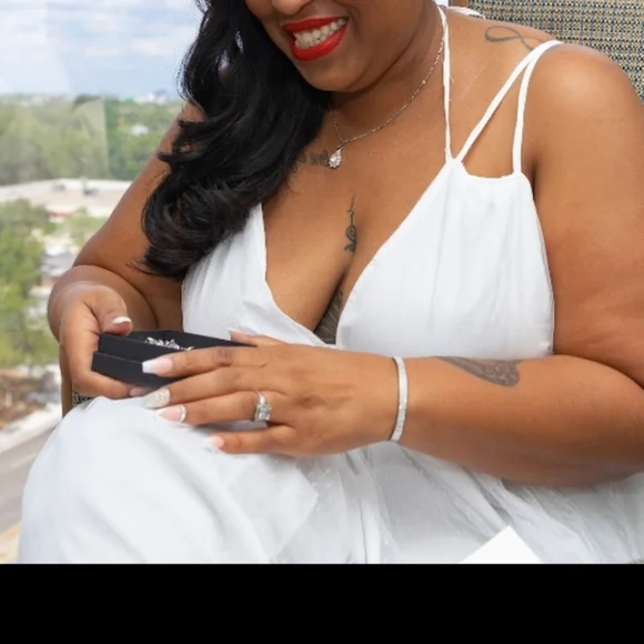 Belle Plus Dobby Mesh Hem Wedding Dress - Picture 4 of 6